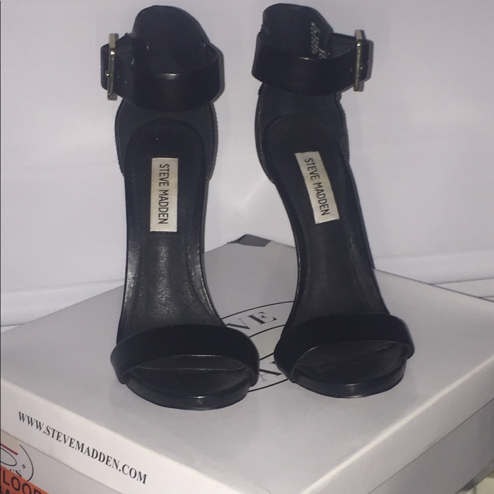Steve Madden Marlenee Black Heels